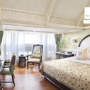 Club King Room